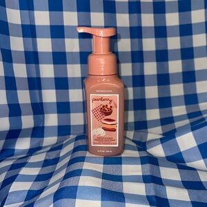 Bath & Body Works Pearberry Foaming Hand Soap - Coral